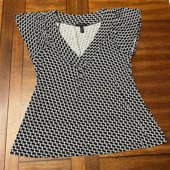 Banana Republic M Black White Chain Flutter Sleeve Blouse - Picture 7 of 10